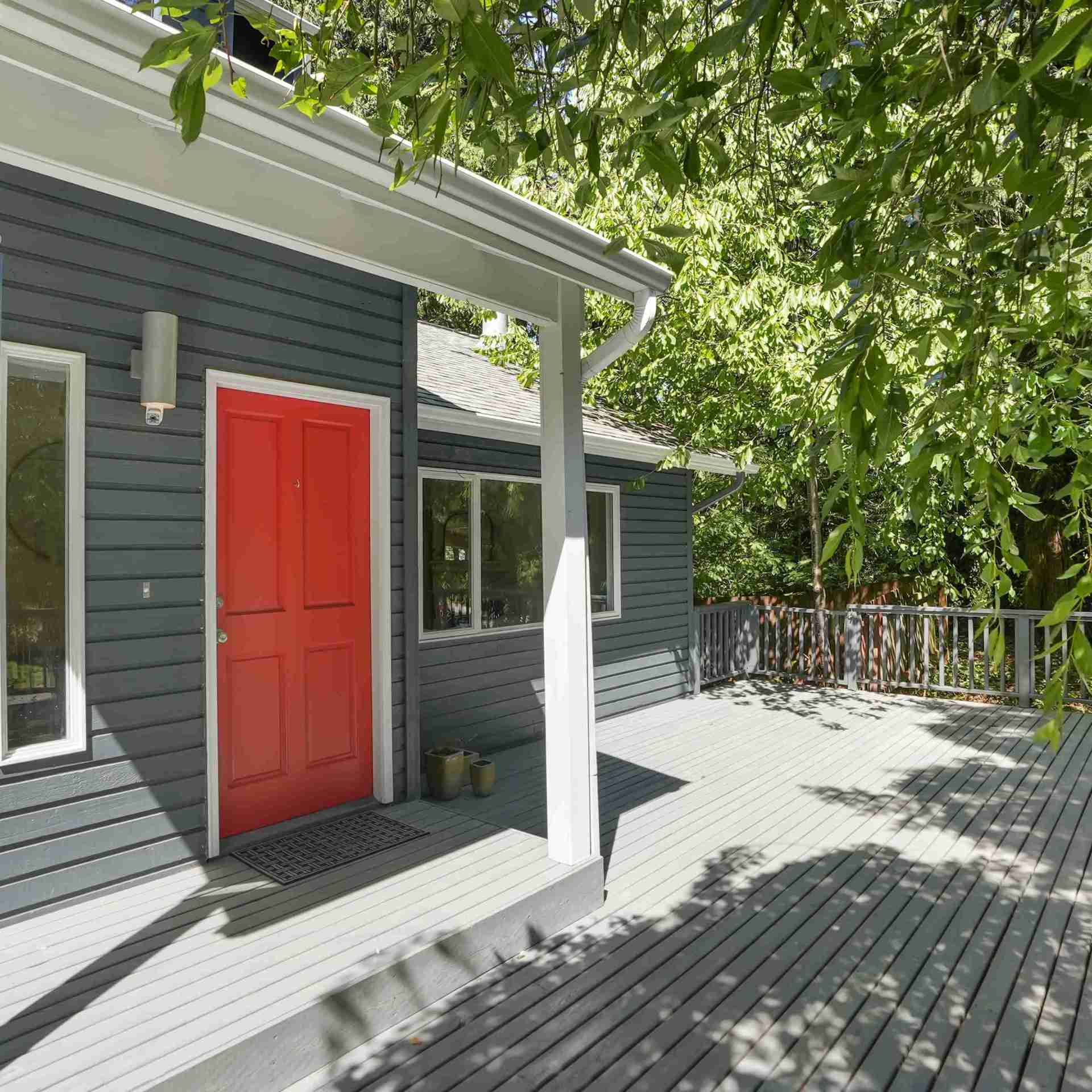 Great Single Family Home in Desirable Kirkland Neighborhood!